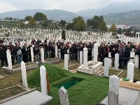 "Mnogi pevači ne dočekaju puno godina": Branka Sovrlić na sahrani Halida Bešlića