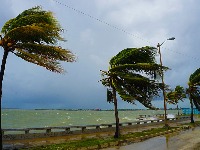 Udarila najjača oluja na svetu: Ugroženi milioni ljudi (VIDEO)