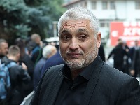 Policija opkolila zgradu Čede Jovanovića: Izvršitelji ga izbacuju iz stana!