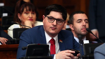 Poslanik SNS tvrdi da je stupio u štrajk glađu Poslanik SNS tvrdi da je stupio u štrajk glađu