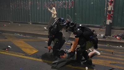 Lopandić (SRCE): Ovaj režim vlada pendrekom i represijom, više im ne pomažu spinovi i laži Lopandić (SRCE): Ovaj režim vlada pendrekom i represijom, više im ne pomažu spinovi i laži