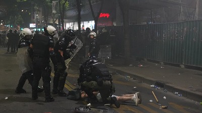 "Pre mesec dana je naredio da nas sve prebiju i pohapse": Odgovor studenata na Vučićev poziv "Pre mesec dana je naredio da nas sve prebiju i pohapse": Odgovor studenata na Vučićev poziv