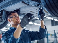 Automehaničar otkriva da je ovaj auto star 20 godina najbolji i najsigurniji na svetu. Može trajati decenijama