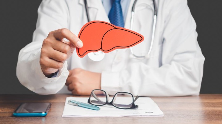 Masna jetra vas UPOZORAVA dok spavate: 5 simptoma koje NE SMETE da ignorišete