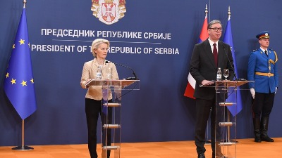 SRCE: Sa čim će Vučić pred fon der Lajen kad njegovi glasnogovornici od novinara N1 prave glinene golubove?