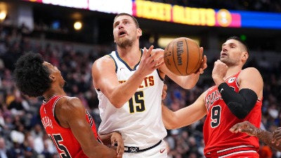 Jokić razigran protiv Vučevića i Čikaga, Denver jedva čeka start sezone (VIDEO)