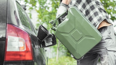 Pao zbog šverca goriva: Zaplenjeno 1.100 litara nafte u Aranđelovcu