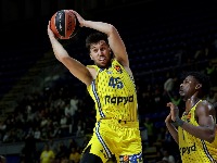 "Dobro znamo kroz šta Partizan prolazi": Makabi dovodi navijače u Beograd