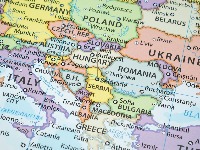 PROGLAŠENA NAJSIGURNIJA ZEMLJA u Evropi za šetnju noću: Nalazi se u našem komšiliku - a evo na kom mestu je Srbija (MAPA)