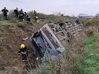  "Prevozniku dato 199 miliona": Mitrovčani traže odgovornost za prevrtanje autobusa "Sirmium busa“