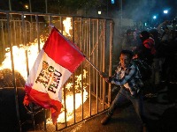 Demonstracije u Peruu: Nova vlada uvodi VANREDNO STANJE?!