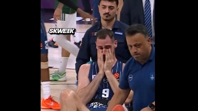 HOROR povreda centra u Evroligi: Kokoškov u šoku (VIDEO)