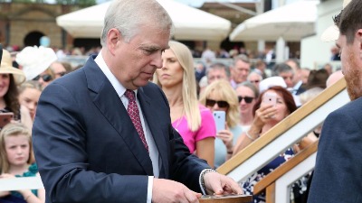 Princ Endru će biti sklonjen iz reda za nasleđivanje krune?!