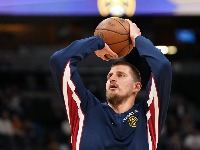 Jokić sa klupe gledao poraz Denvera od šampiona (VIDEO)