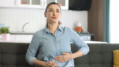IGNORISALA sam OVE SIMPTOME i onda mi je u 26. godini OTKRIVEN RAK: "Ne čekajte kao ja"