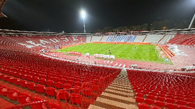 Sablasno prazna Marakana na utakmici Zvezda - IMT (FOTO)