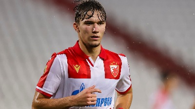 Dobre vesti za crveno-bele: Zvezdin najveći talenat produžio ugovor (FOTO) Dobre vesti za crveno-bele: Zvezdin najveći talenat produžio ugovor (FOTO)