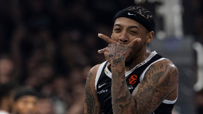 Briga manje za Partizan: Karlik Džons stigao u Beograd