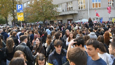 Đaci Pete gimnazije objavili spisak razloga za smenu direktorke Danke Nešović