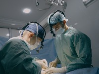 Trpeo je užasne bolove u stomaku, a onda su lekari ostali ŠOKIRANI onim što su pronašli u njegovom telu 