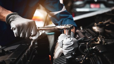 Mehaničar sa 50 godina iskustva otkriva: Ovo je najveći neprijatelj vašeg AUTOMOBILA 