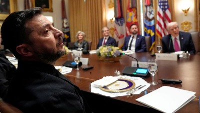AFP: Tramp pritiskao Zelenskog da PREDA DONBAS