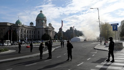 Jedna osoba privedena ispred Skupštine, Ćacilend u plamenu (VIDEO)
