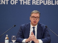 Vučić: Puca mi glava zbog NIS-a, ni MOL nam ne može pomoći, zovem večeras Orbana