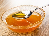 4 jednostavna TESTA otrkrivaju da li je MED LAŽAN - treći je najpouzdaniji 