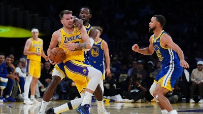 Dončić ubacio 43 poena, ali je to i to protiv Karija i Golden Stejta bilo MALO