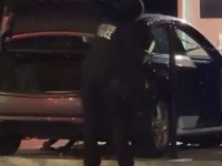 Muškarac uhapšen, zakucao se autom u ogradu Američke tajne službe (VIDEO, FOTO)
