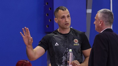Demolirao svlačionicu, izbacio legendu: Ko je uhapšeni sudija Uroš Nikolić? (FOTO/VIDEO)