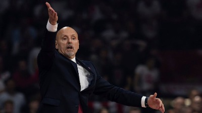 Španci tvrde: Obradović ostaje bez centra Španci tvrde: Obradović ostaje bez centra