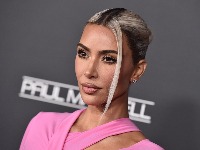 MREŽE GORE: Kim Kardašijan i Luis Hamilton zajedno na Superboulu (VIDEO) 