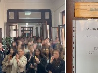 Protest gimnazijalaca zbog vraćanja suspendovane direktorke (VIDEO)