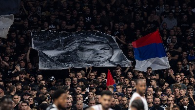 Haos u Areni, tuča između navijača Partizana (VIDEO)
