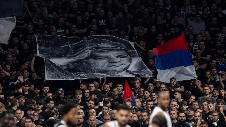 Haos u Areni, tuča između navijača Partizana (VIDEO)