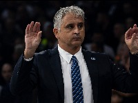 Kokoškov u problemu: Fener savladao Efes