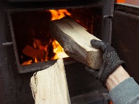 Pepeo iz šporeta nikako NE BACAJTE: To je besplatno rešenje za 6 problema u vašem domu