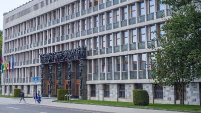 Dvoje slovenačkih ministara dalo ostavke nakon što je muškarac ubijen Dvoje slovenačkih ministara dalo ostavke nakon što je muškarac ubijen