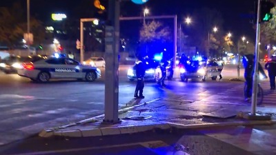 Policajci blokirali raskrsnicu na kojoj im je poginuo kolega s porodicom (FOTO) Policajci blokirali raskrsnicu na kojoj im je poginuo kolega s porodicom (FOTO)