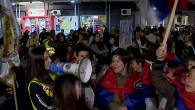 Studenti iz Vršca koji pešače u NS stigli u Plandište Studenti iz Vršca koji pešače u NS stigli u Plandište