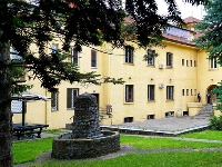 Direktorka škole Vožd prijavljena zbog sumnje da je zloupotrebila položaj