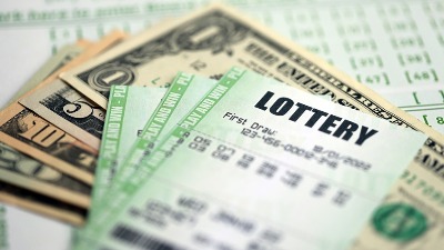 Osvojili su ogromnu sumu na lutriji, a to im je UNIŠTILO ŽIVOT Osvojili su ogromnu sumu na lutriji, a to im je UNIŠTILO ŽIVOT