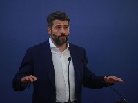 Verovali ili ne: Gradonačelnik Šapić novi trener VK Novi Beograd