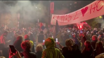 Grupa studenata iz Novog Pazara stigala na Trošarinu: Doček uz "pumpanje" i vatromet (VIDEO) Grupa studenata iz Novog Pazara stigala na Trošarinu: Doček uz "pumpanje" i vatromet (VIDEO)