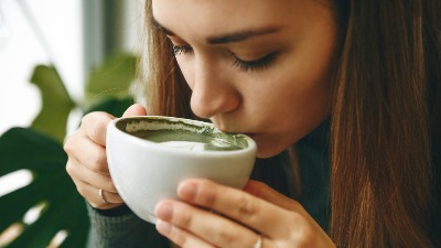 Zeleni čaj i krvni pritisak: Koliko zaista pomaže i kada može da napravi problem