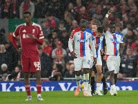 Novi šok za Liverpul, Arsenal siguran protiv Brajtona