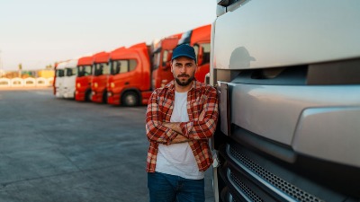 Masovna hapšenja srpskih vozača kamiona u SAD: Šta stoji iza ove akcije? 