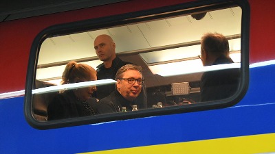 Gde Vučić prođe, svuda HAVARIJE: Brza pruga otvorena - Prokop prokišnjava, u Subotici fali fasada (FOTO)